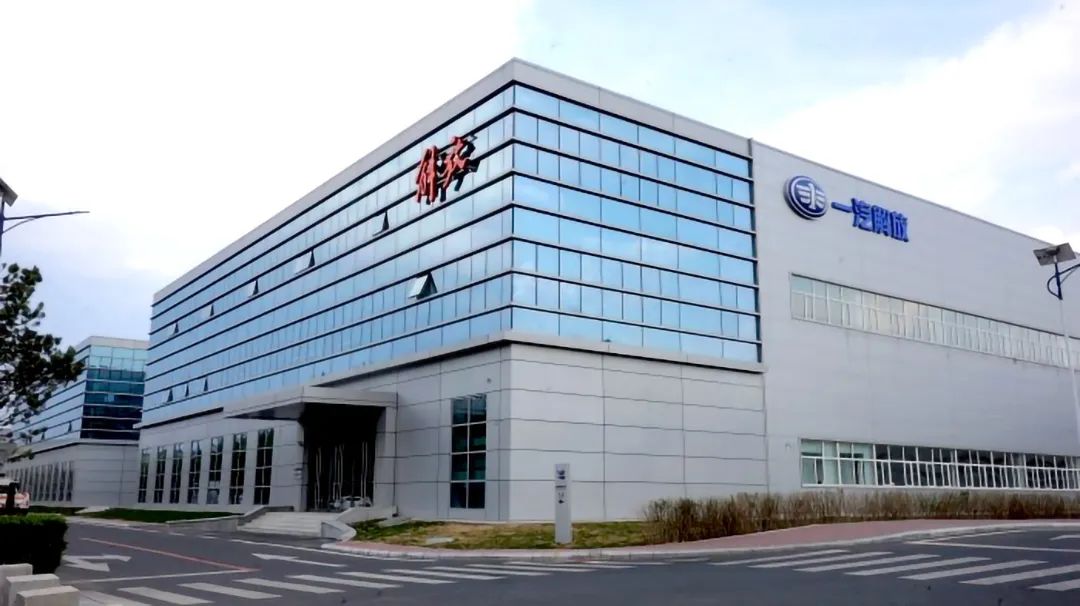 青岛市委书记全球推介 以“五张新名片”擘画未来，信息系统集成服务引领城市数字化转型新篇章